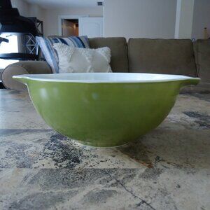 Pyrex Bowl Cinderella 443 2.5 qt. Vintage Mint